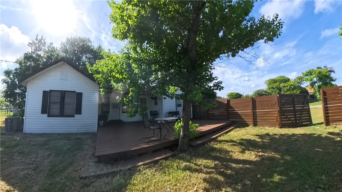 2797 Humble St — photo