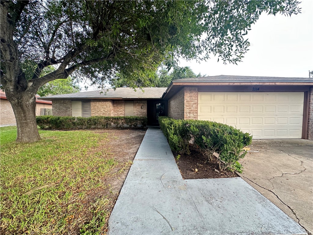 2114 Saint Charles Dr — photo