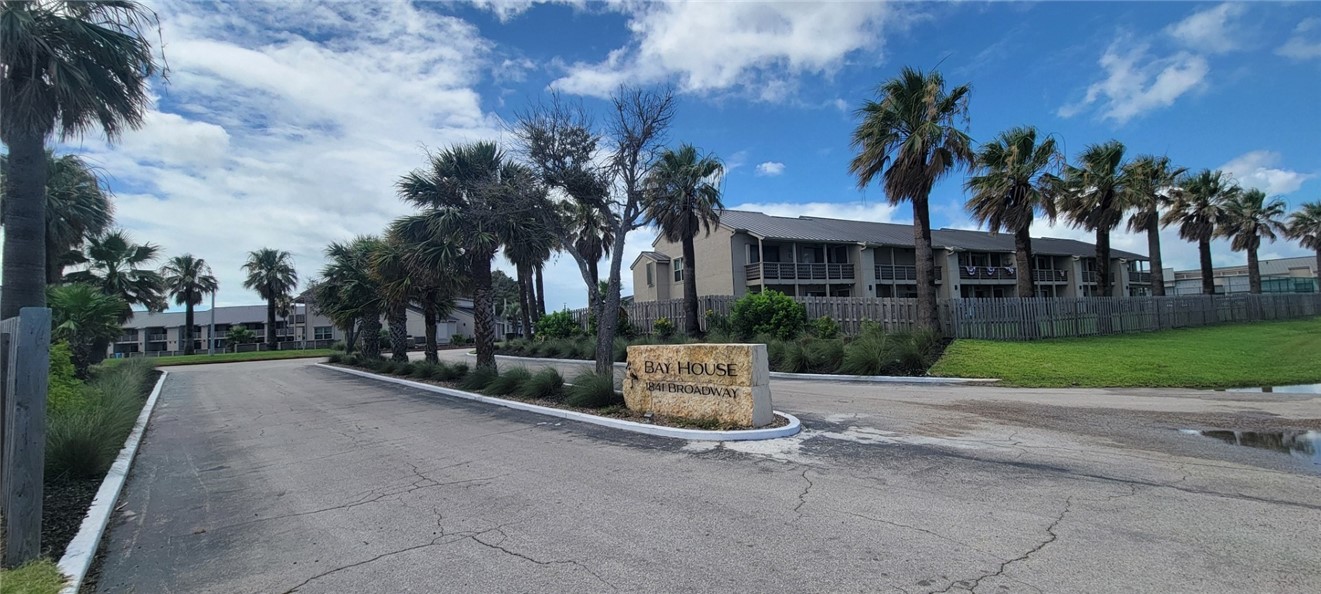 2001 Bayhouse Dr 2001 — photo