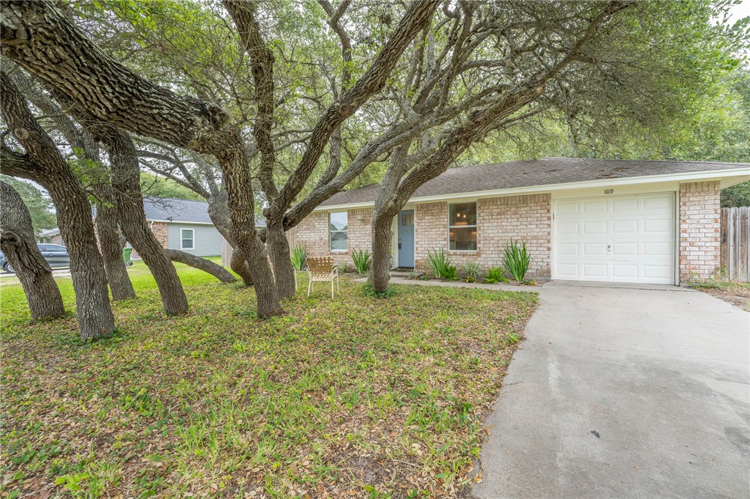 109 Saunders Lane — photo