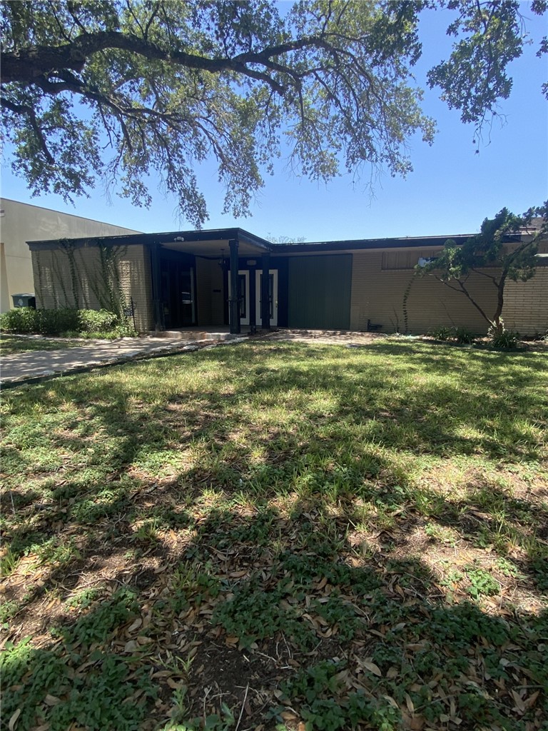 1007 E 6th Street, Alice, TX 78332 — photo 2
