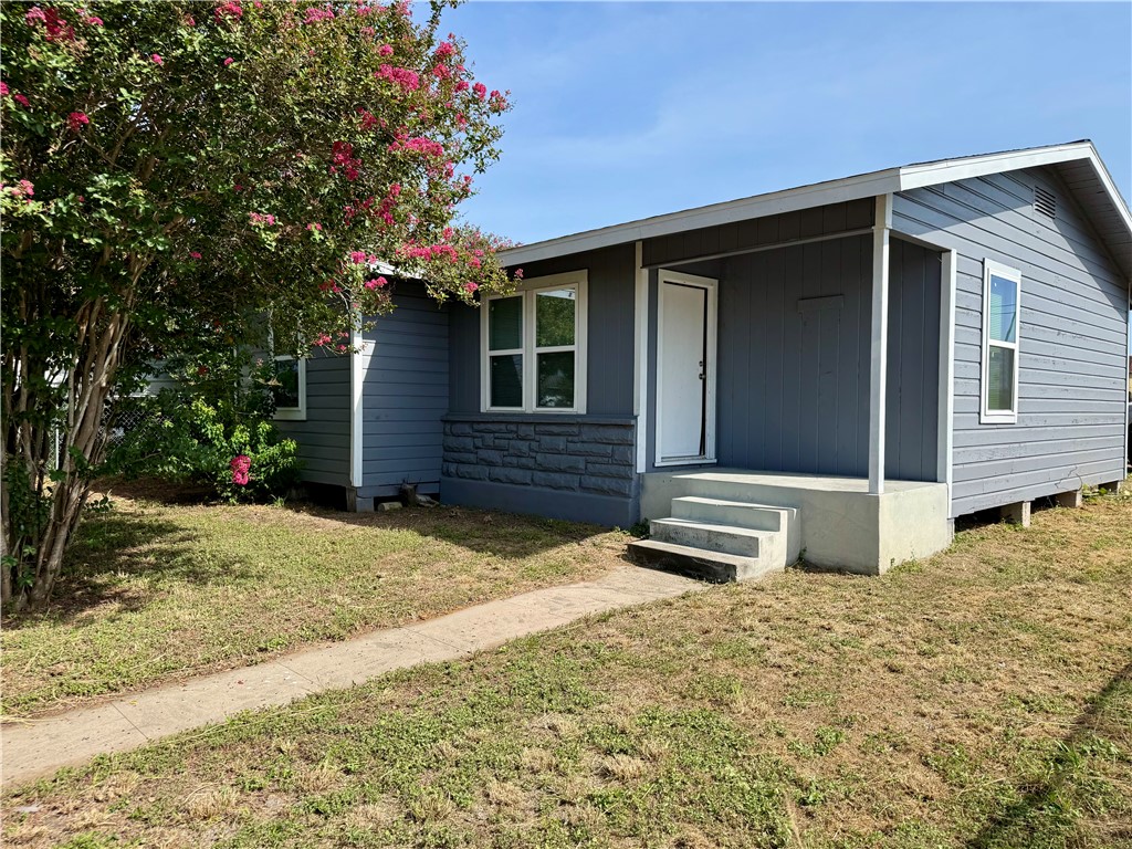 1002 Vernon Dr — photo
