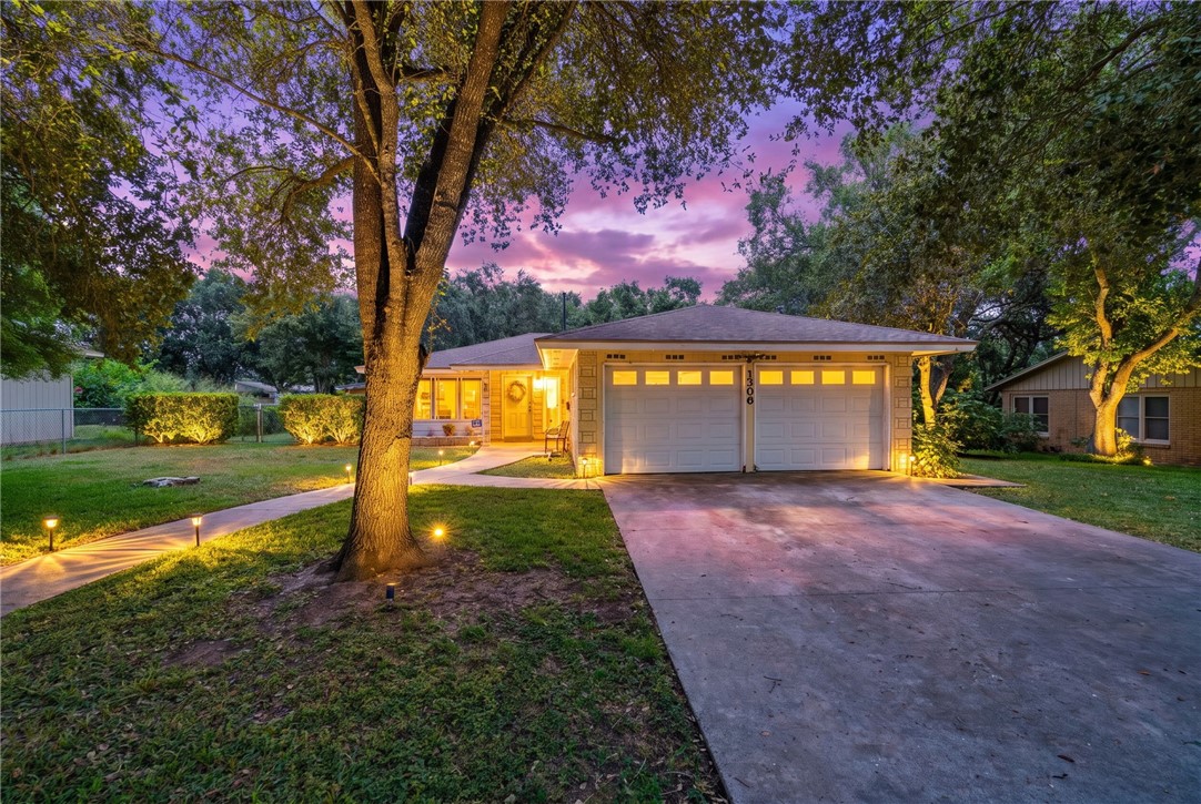 1306 Rose Dr — photo