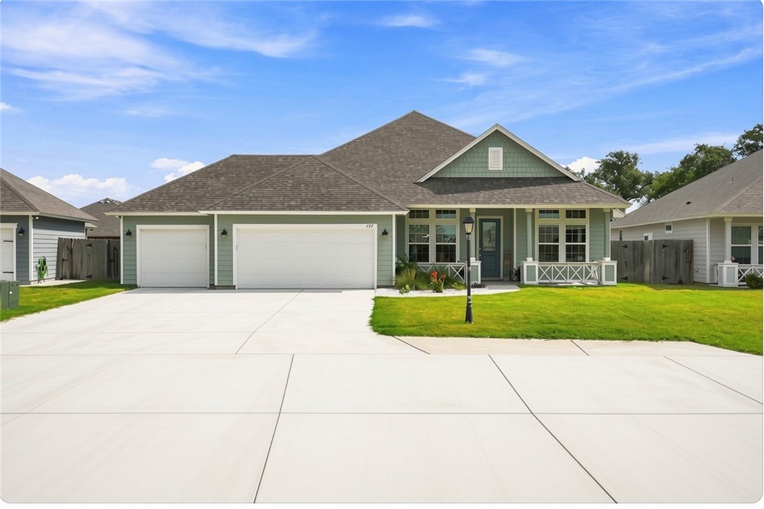 137 Angel Oak Dr — photo