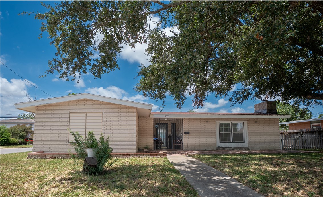 1333 Casa Verde Dr — photo