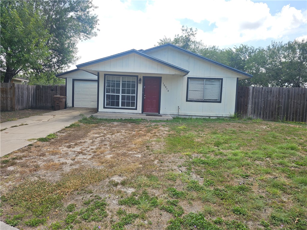 10914 Gates Lane — photo