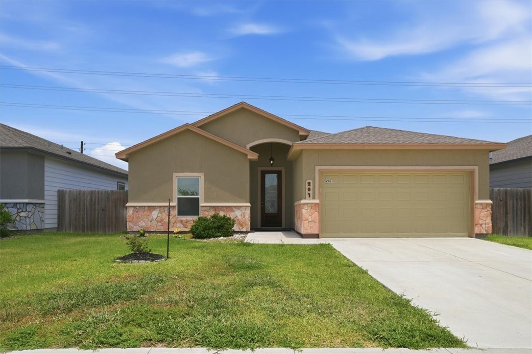 207 Bismarck Palm Cir — photo