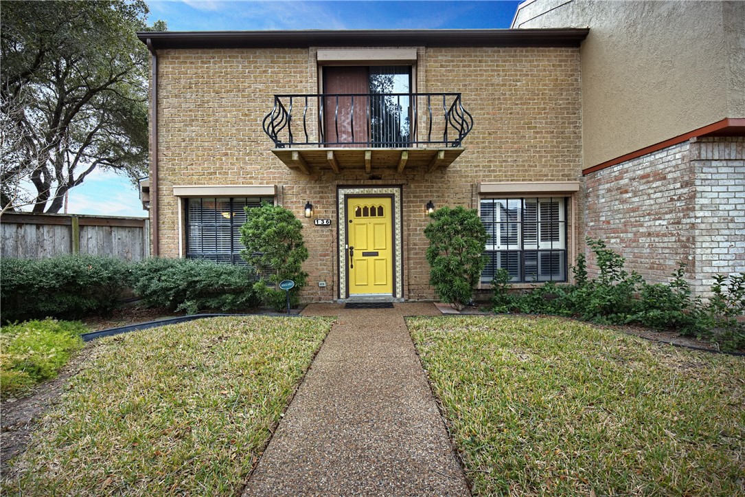 136 Lake Shore Dr 136 — photo