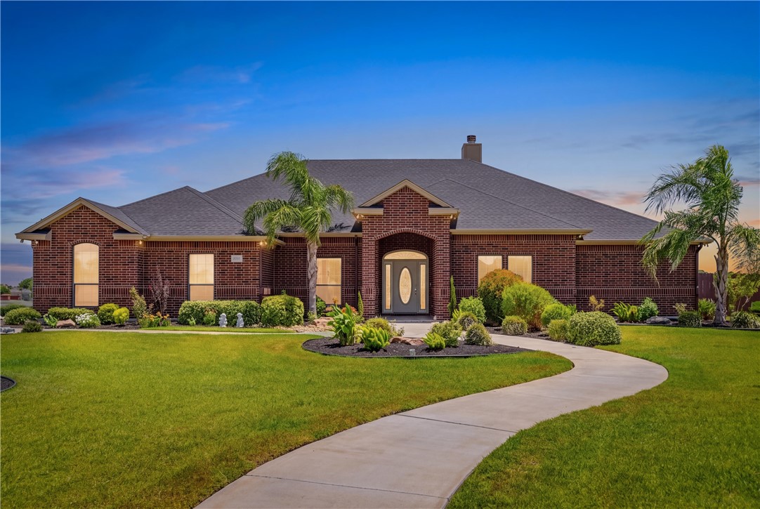 5402 King Acres Dr — photo