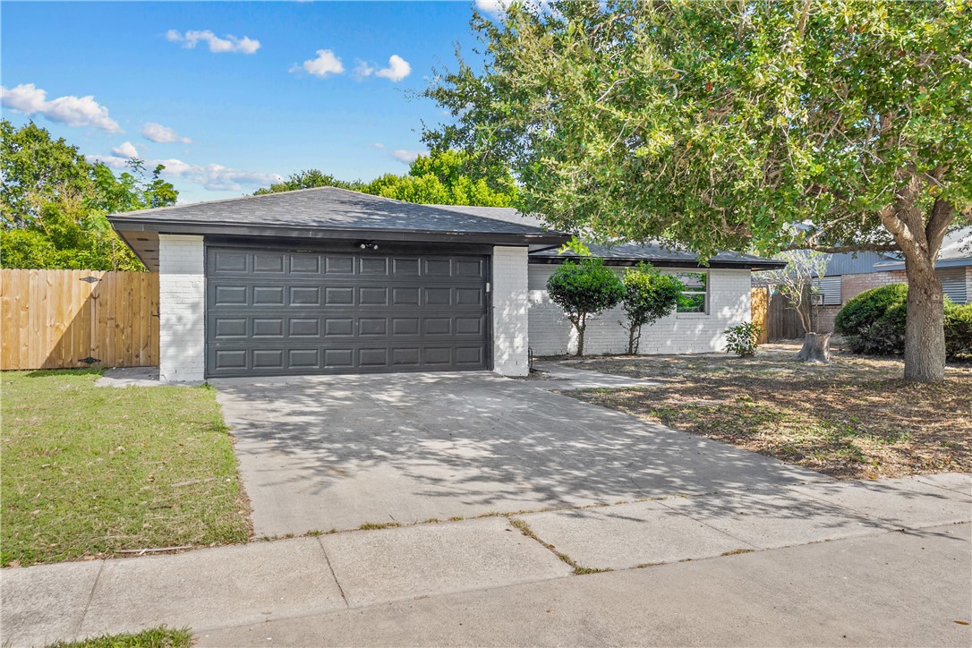 3317 Otranto Dr — photo