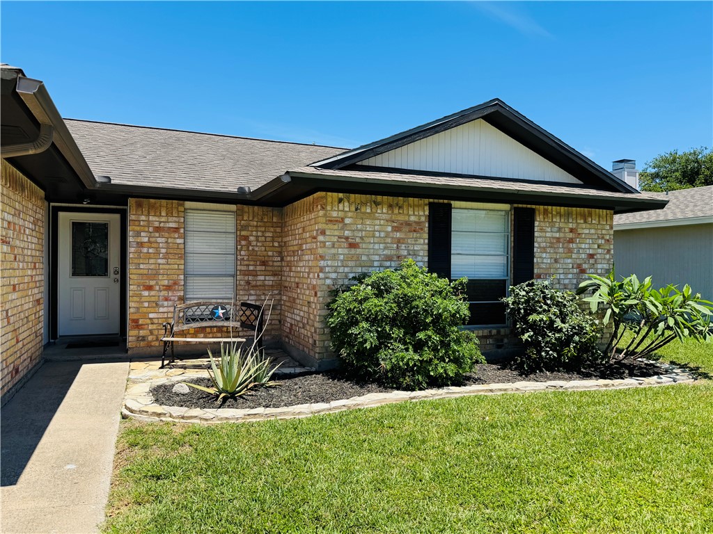 214 Portsmouth Dr — photo