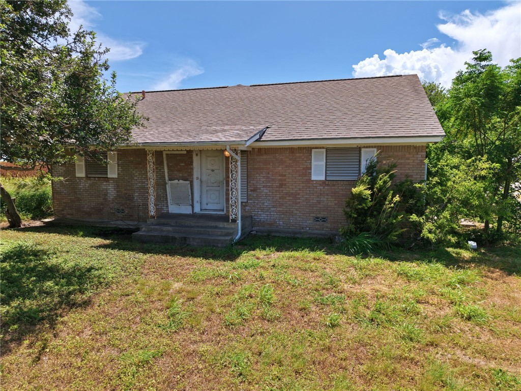 5637 FM 893 — photo