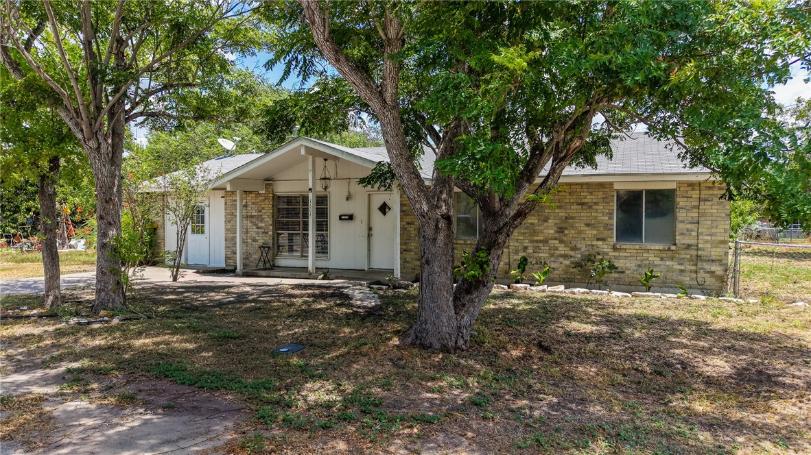 1604 Cadillac, Three Rivers, TX 78071 — photo 2
