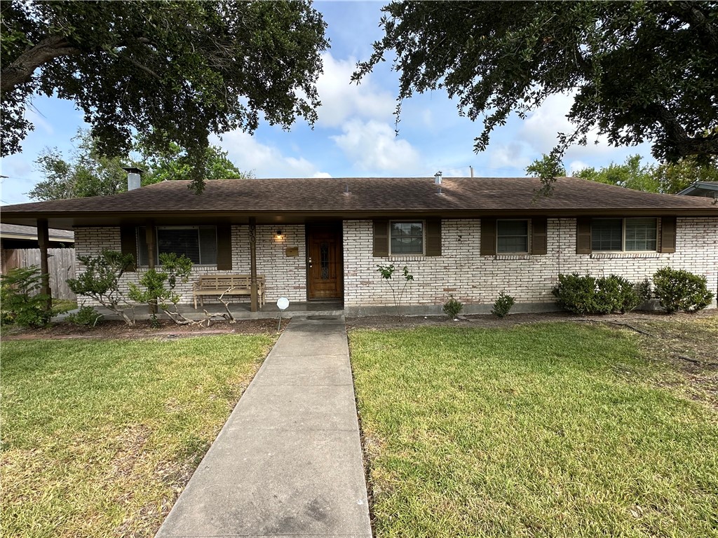 1030 Burkshire Dr — photo