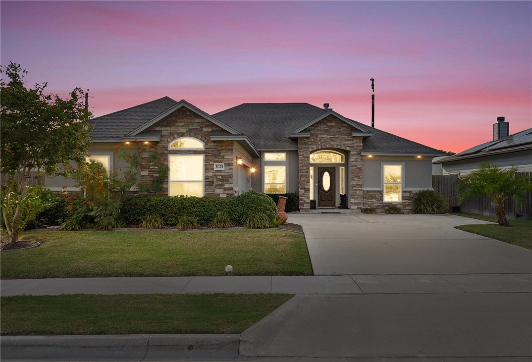 3025 Neches Dr — photo