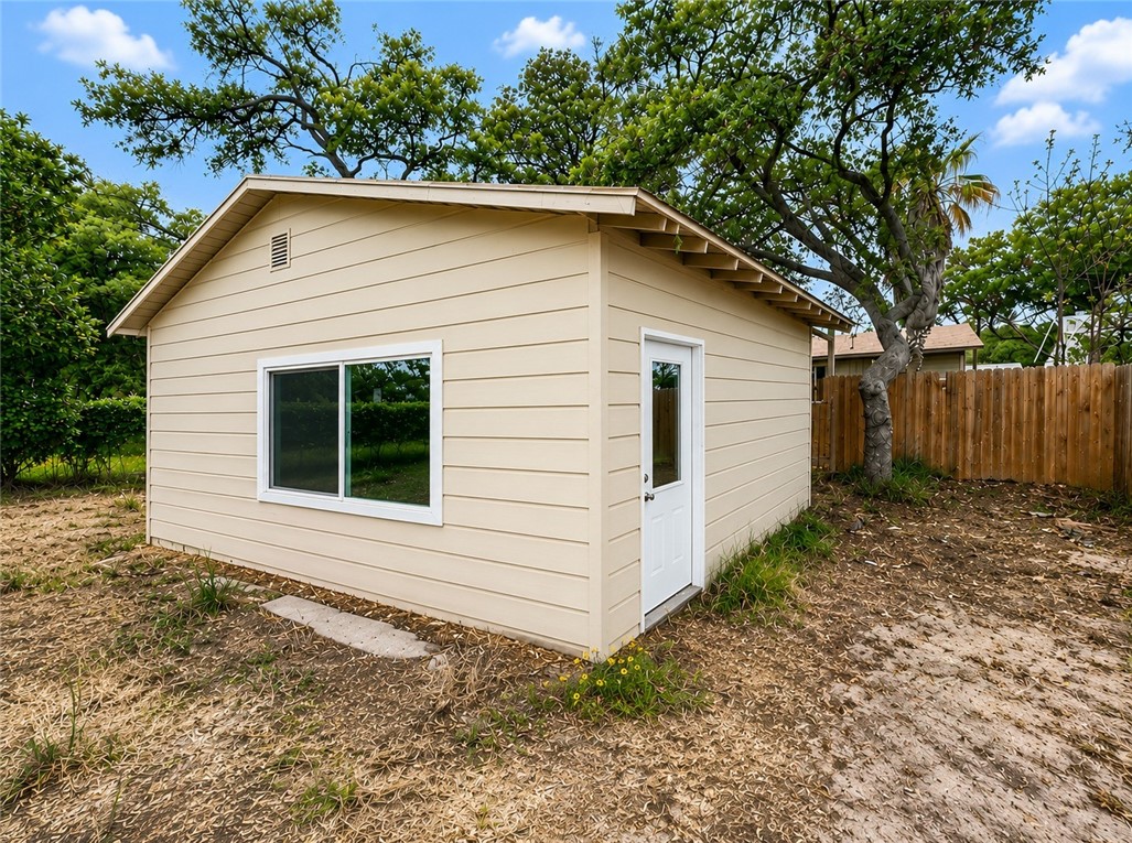 1309 Oak Park Dr B — photo