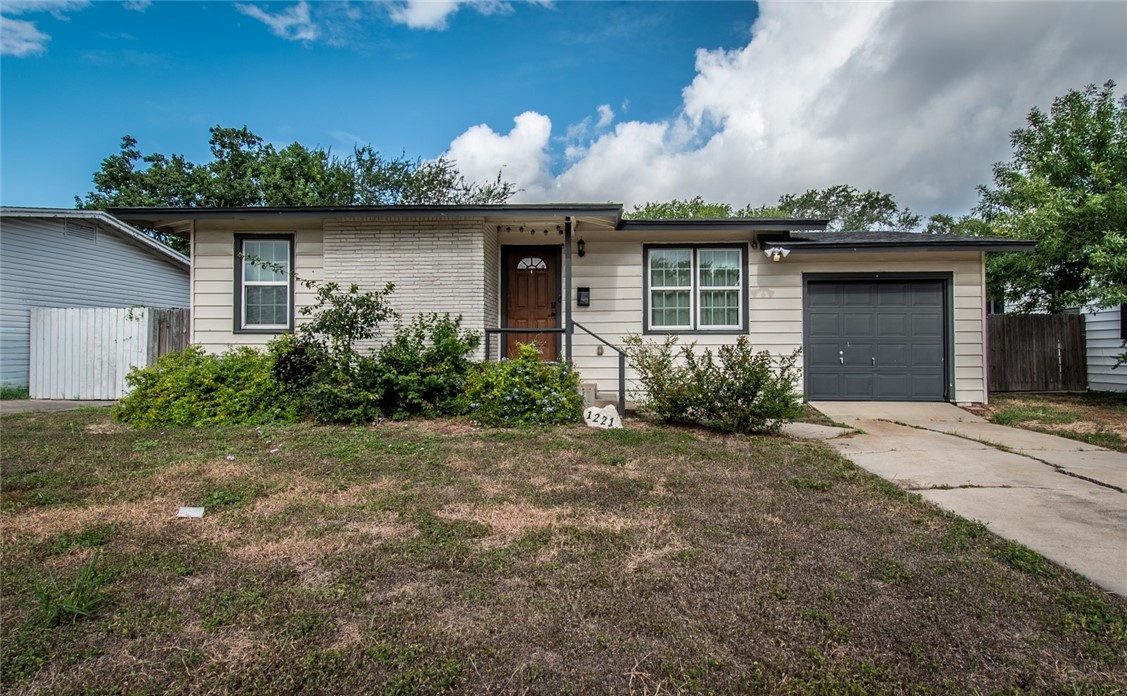1221 Vance Dr — photo