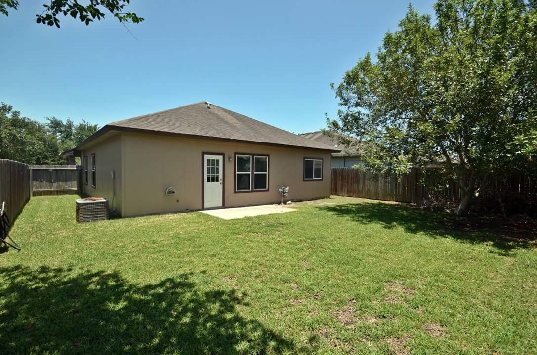 Home in Corpus Christi, TX 78414 — photo 2
