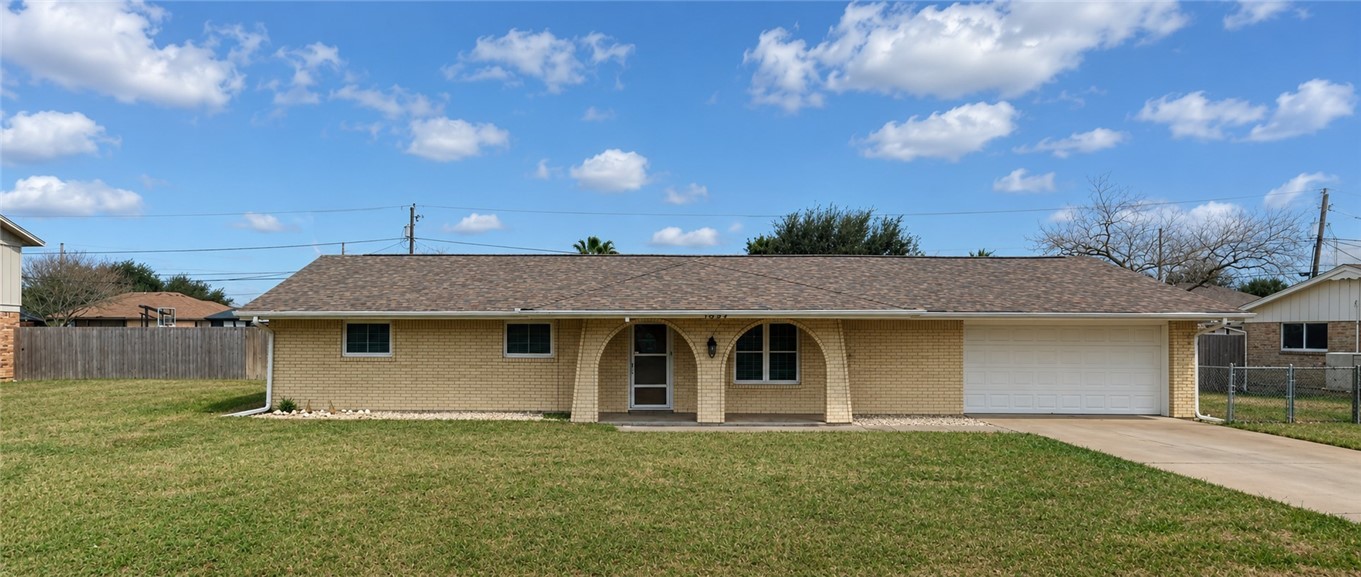 1607 W Palm Dr — photo