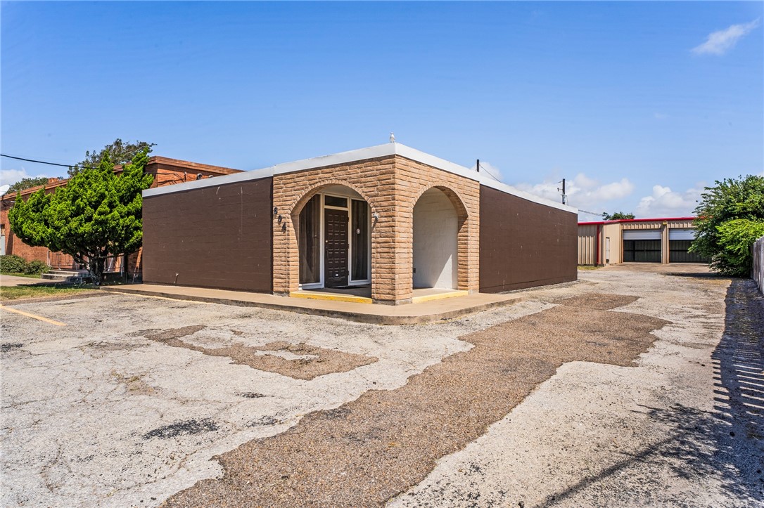 604 W Broadway Ave — photo