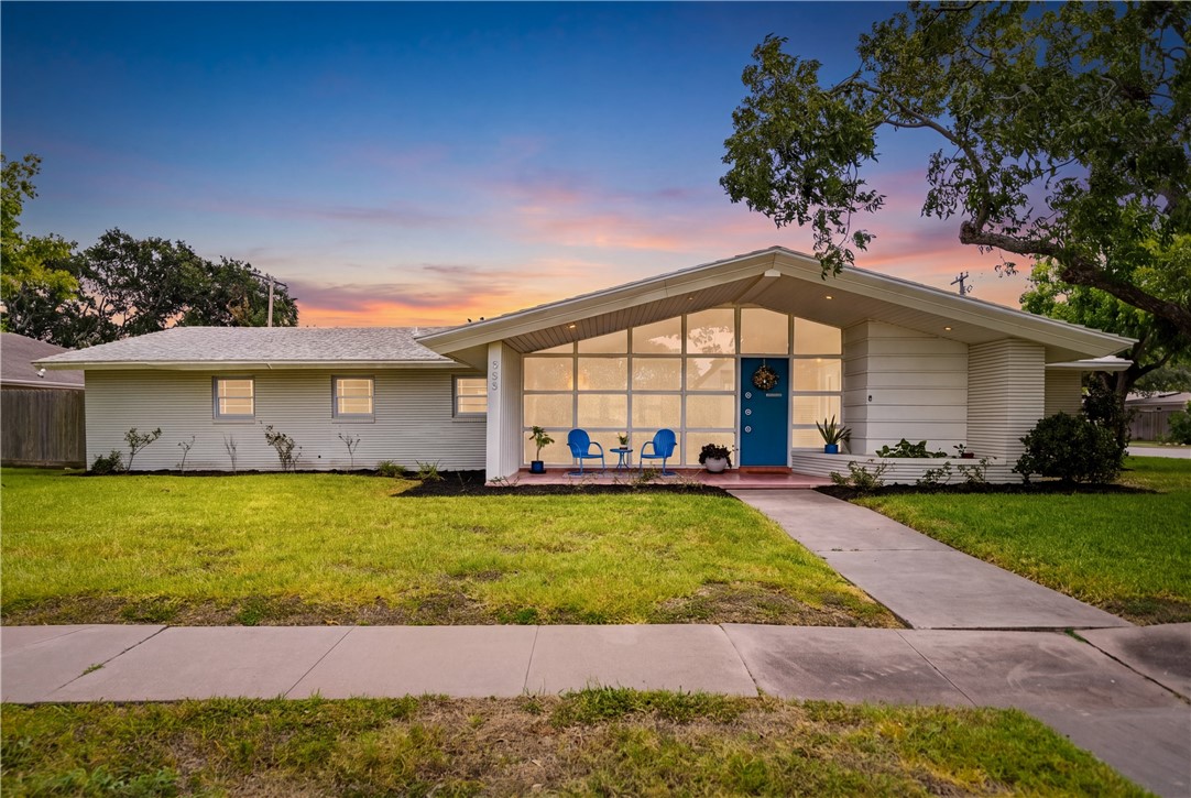 353 Bermuda Pl — photo