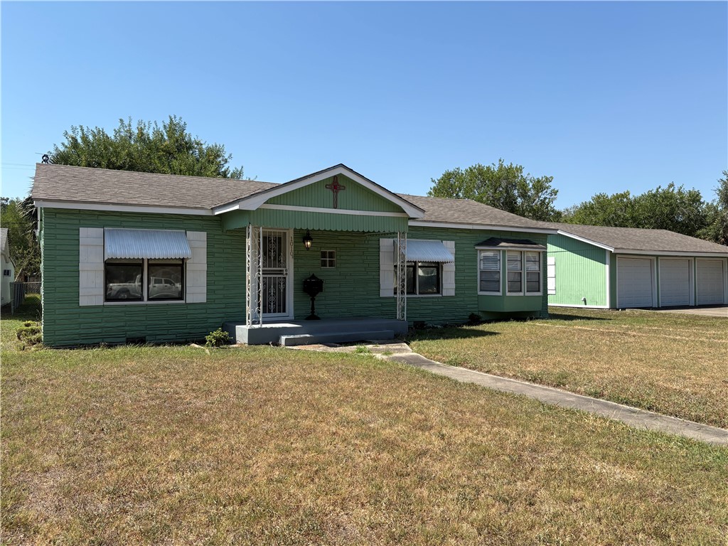 1010 E Fulton St — photo