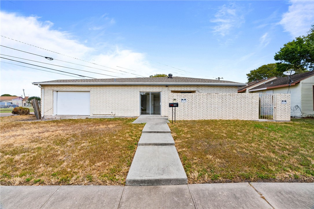 624 Del Mar Blvd — photo