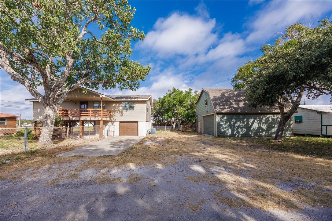3830 Jamaica Dr — photo