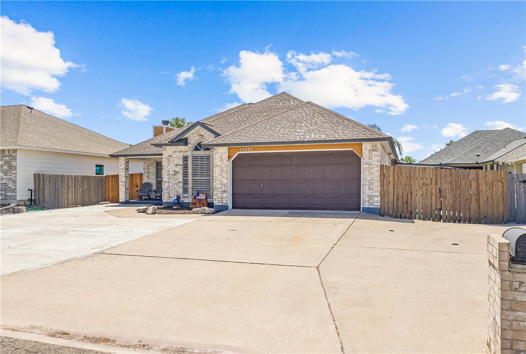 15225 Barataria Dr — photo