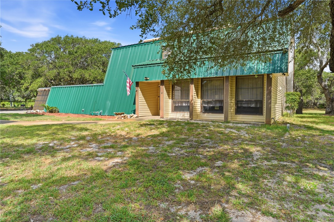 3949 County Road 4705 — photo