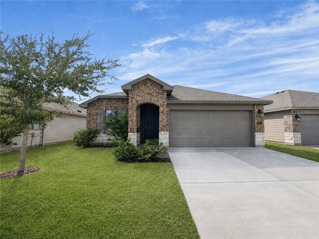 2321 Sky Crest Dr — photo