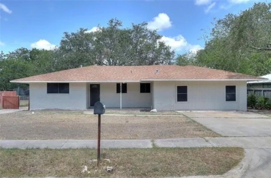 4809 River View — photo