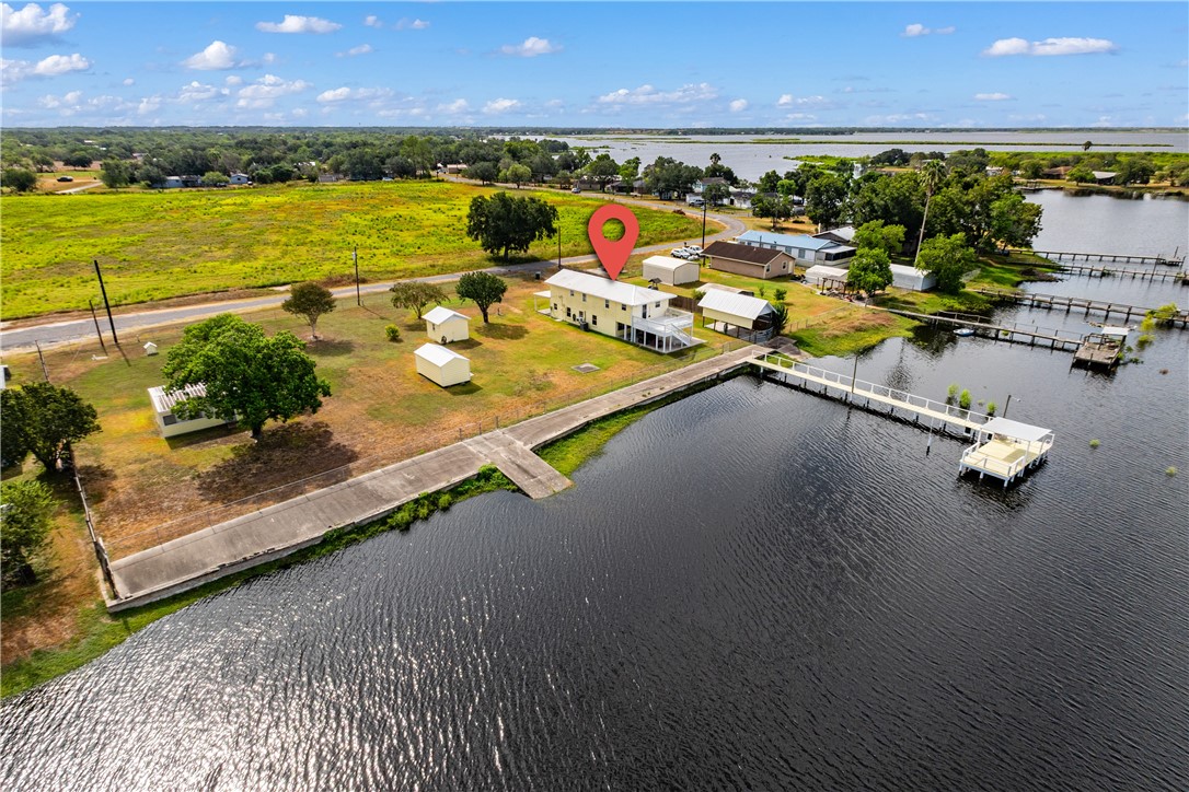 25065 Lakeshore Dr — photo