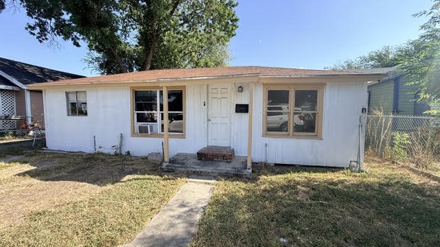 2534 Tarlton St — photo