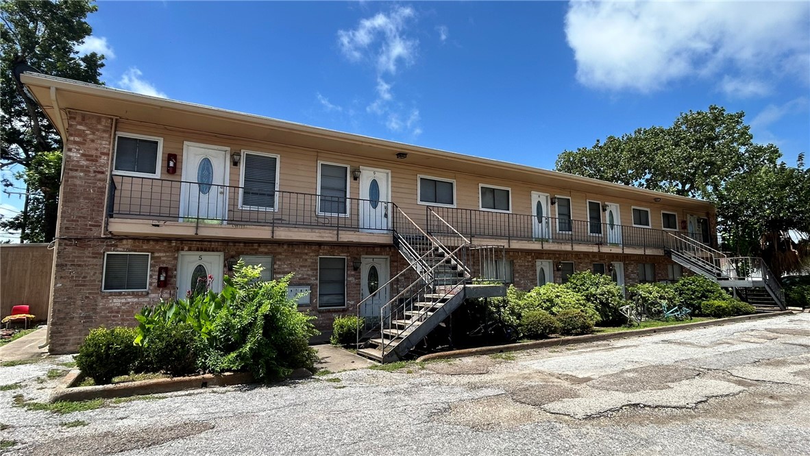 1004 Austin St 5 — photo