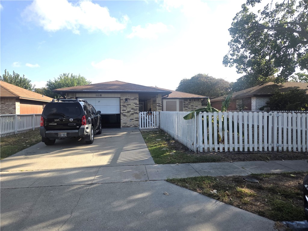1118 Ontario Dr — photo