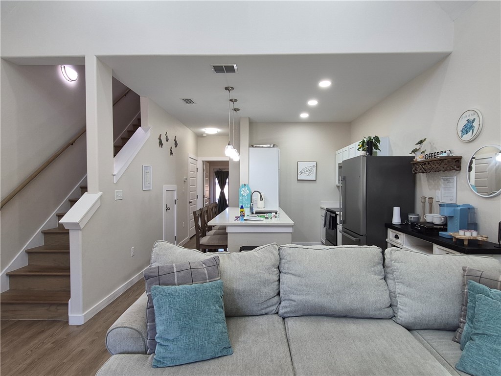 14920 Pirates Cove Dr — photo