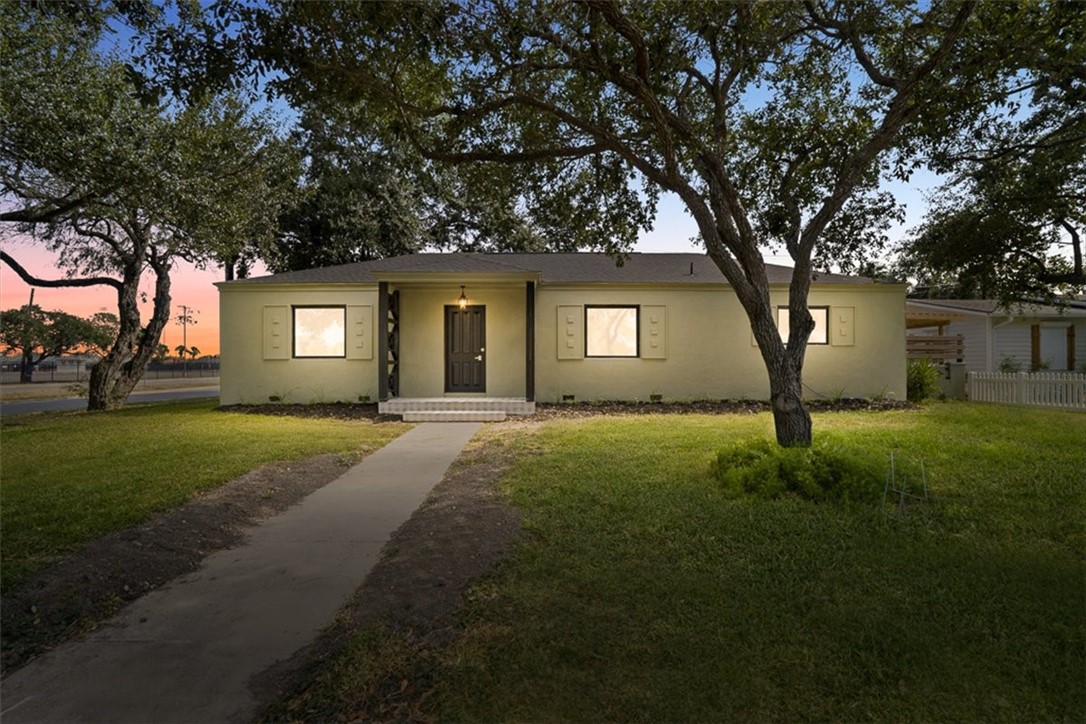 1024 E Main Street, Sinton, TX 78387 — photo 2