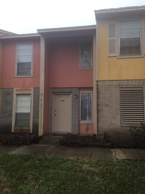 6702 Everhart N104 — photo