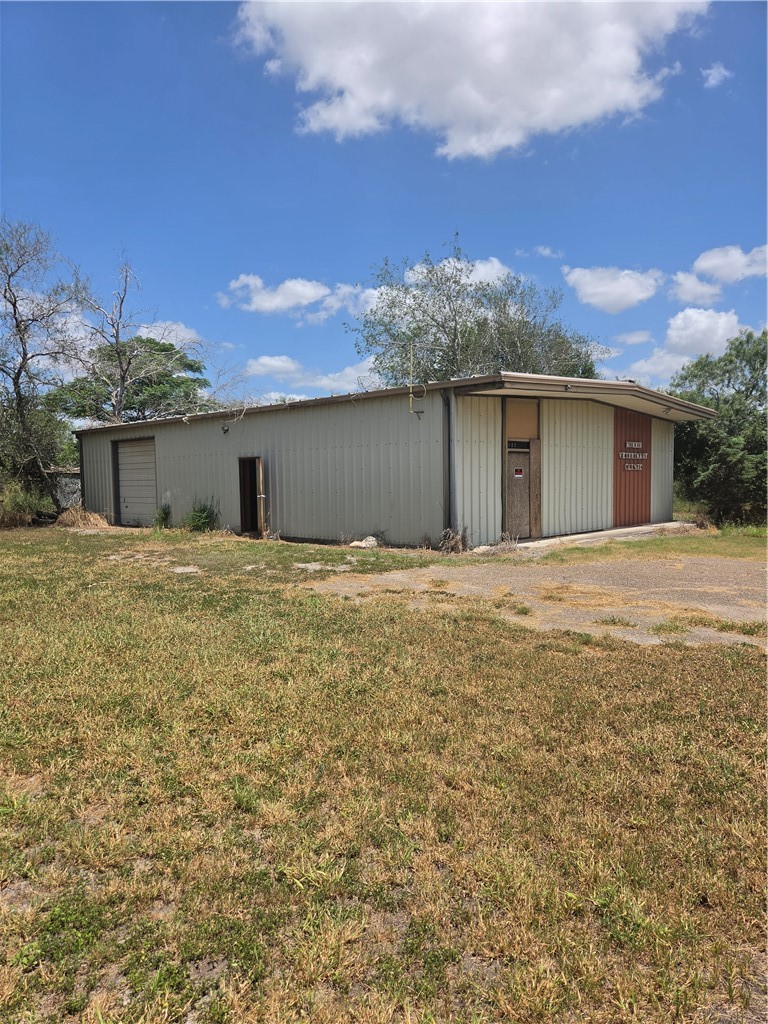 369 Edith Drive, Alice, TX 78332 — photo 2