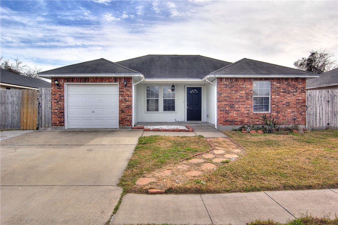 5825 Skylark — photo