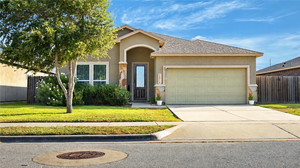 1818 Bay Landing Dr — photo