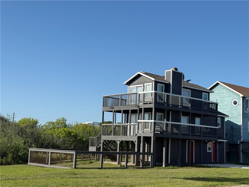 210 Causeway St — photo