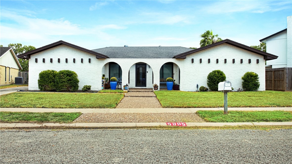 5005 Moultrie Dr — photo