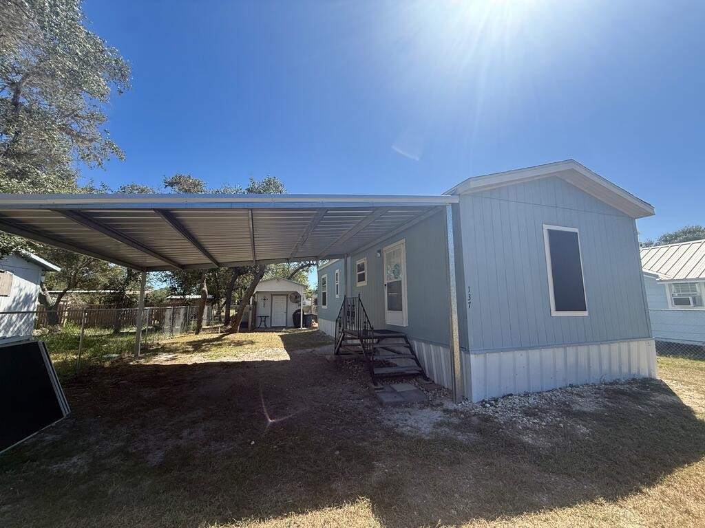 137 Lantana Dr — photo