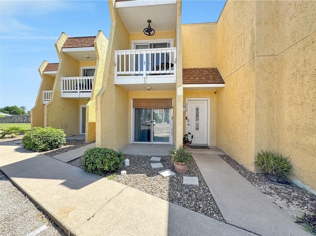 4141 Whiteley Dr 203 — photo