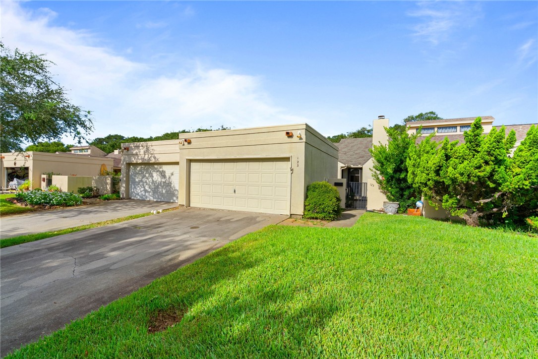 123 Santa Fe Dr — photo