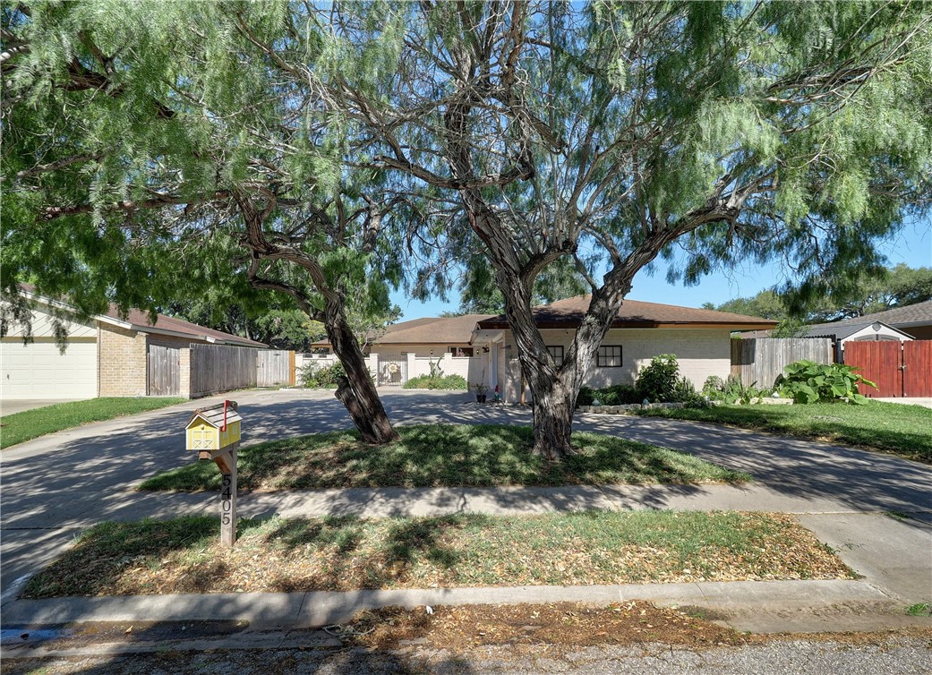 5405 Whitemarsh Dr — photo