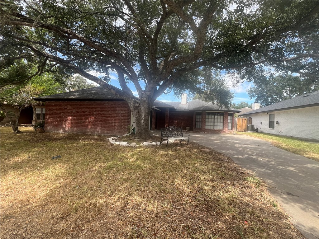 6118 Cumberland Cir — photo