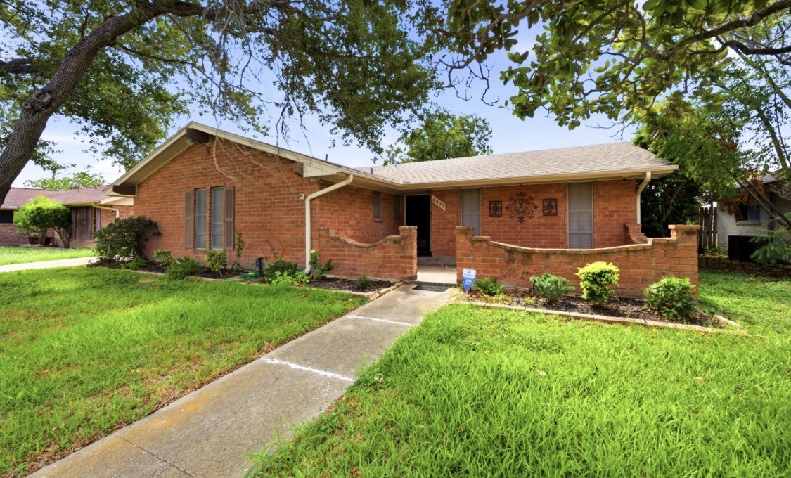 4405 Bonner Dr — photo